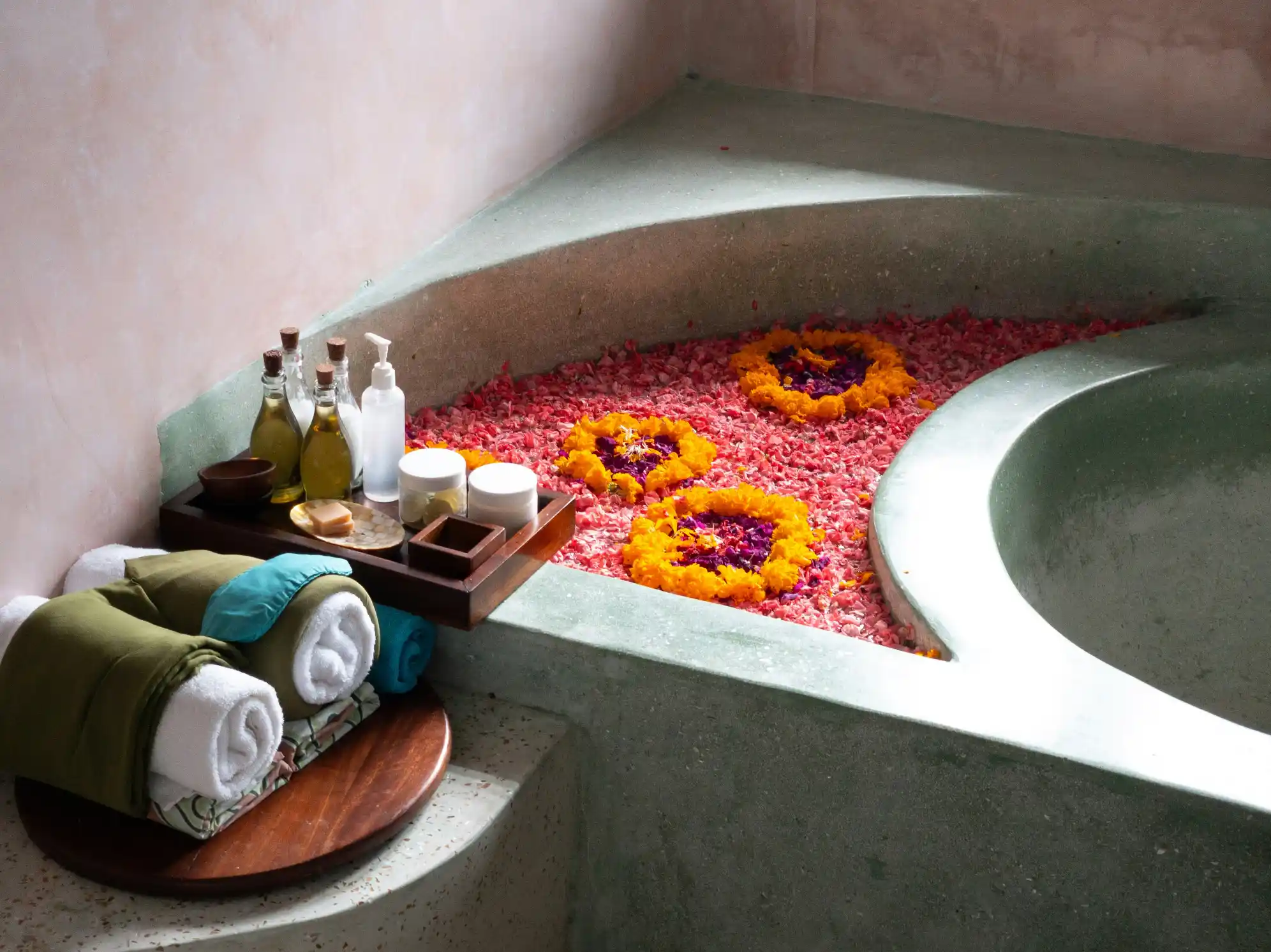 Hot oil massage at Radiance Thai Spa